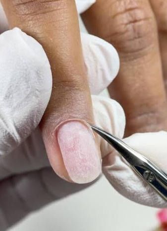 Remoção e aplicação de esmalte semipermanente