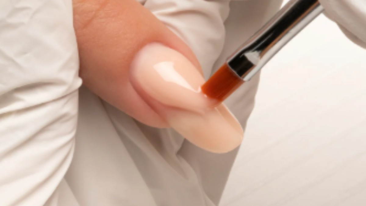 Remoção e aplicação de esmalte semipermanente